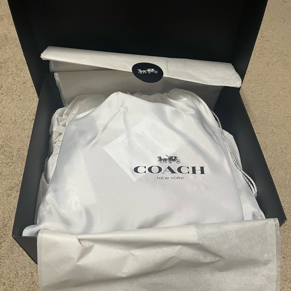 ***RARE*** Limited Edition: Coach Lunar year Dragon Ruby Red Sammy Top Handle 21 - Picture 15 of 16